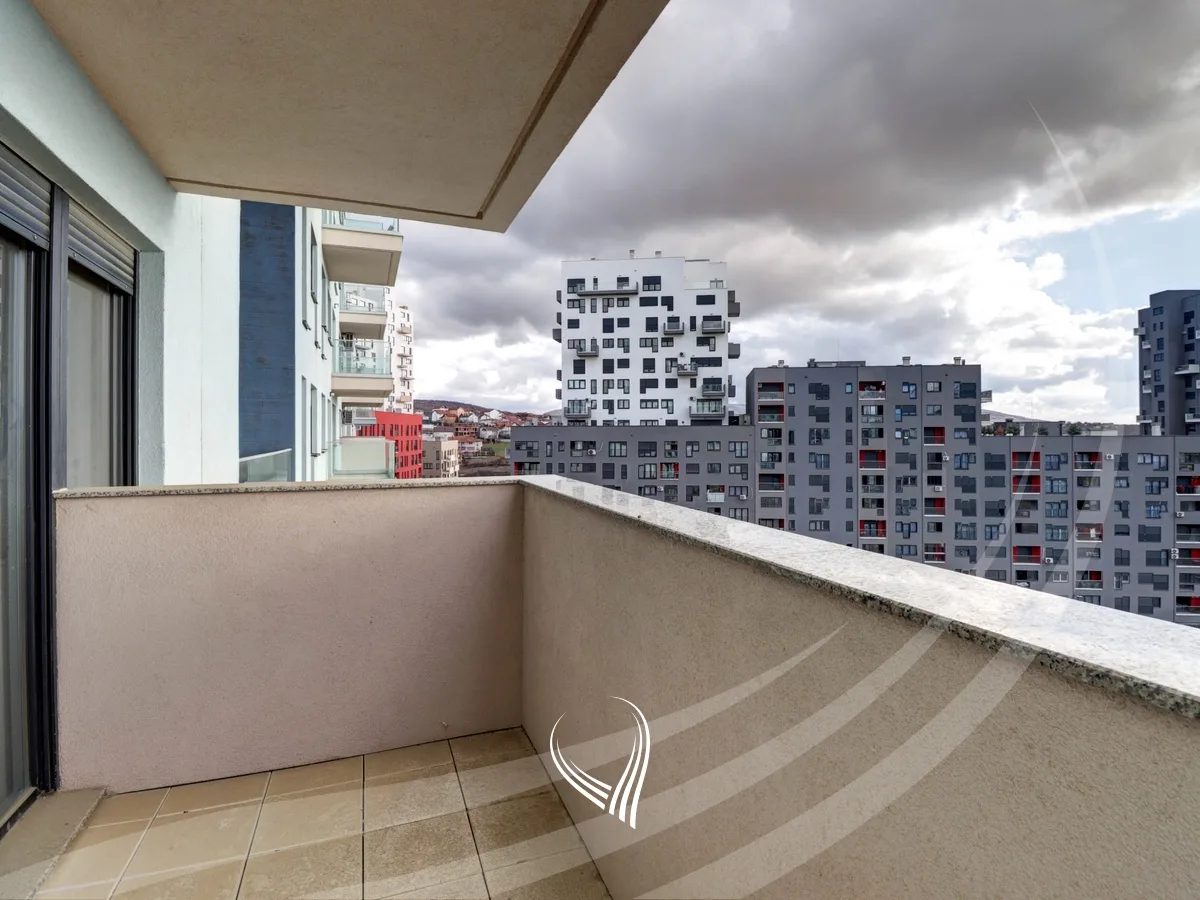 Zyre me 4 dhoma pune me qira në lagjen Mati 1 – Kodrina