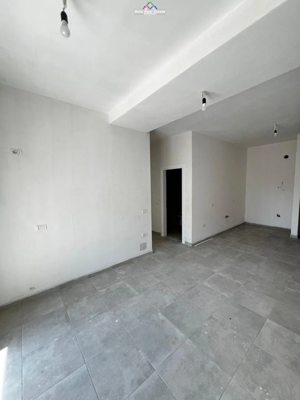Zyre Me Qera 2+1 Tek Brryli (ID BZ2684) Tirane