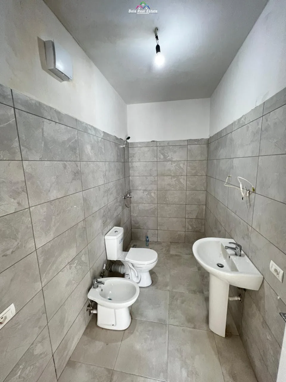 Zyre Me Qera 2+1 Tek Brryli (ID BZ2684) Tirane