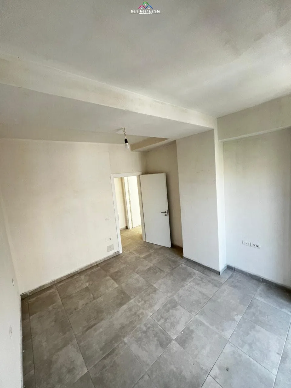 Zyre Me Qera 2+1 Tek Brryli (ID BZ2684) Tirane