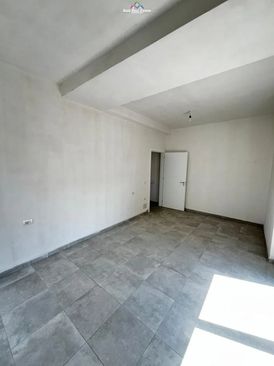 Zyre Me Qera 2+1 Tek Brryli (ID BZ2684) Tirane