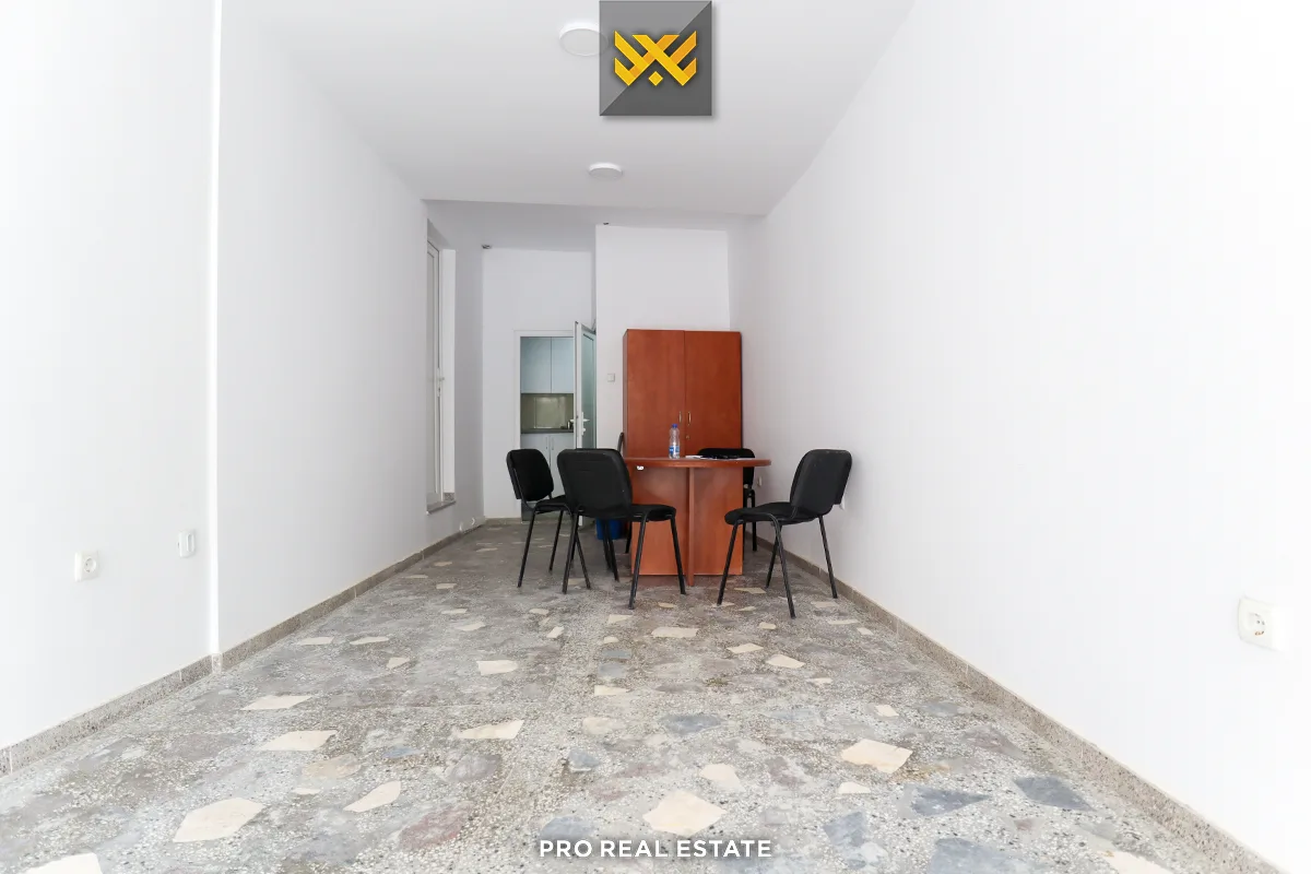 Lokal / Zyrë 40m² me #QIRA te Qendra e Vjetër