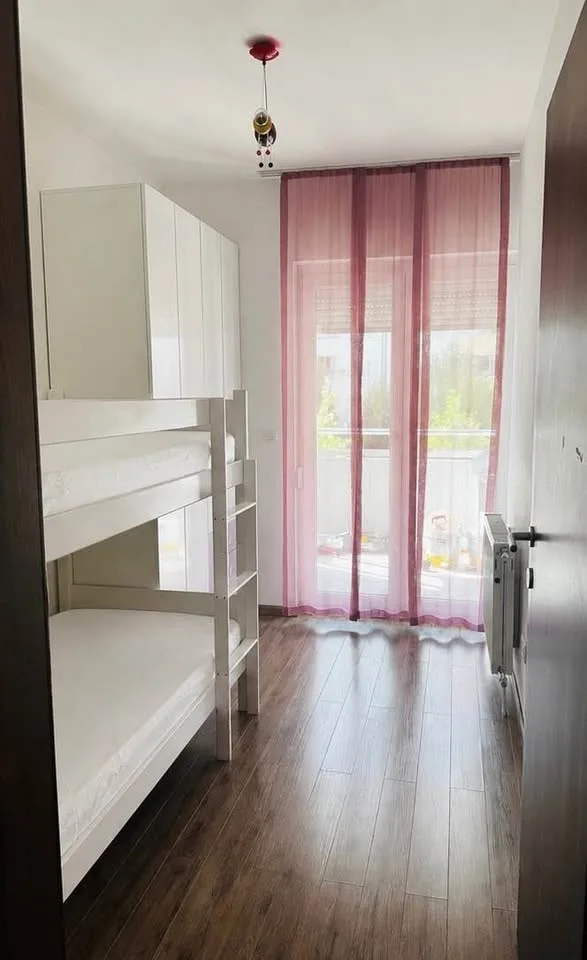 Banesë në shitje në Rrugën C