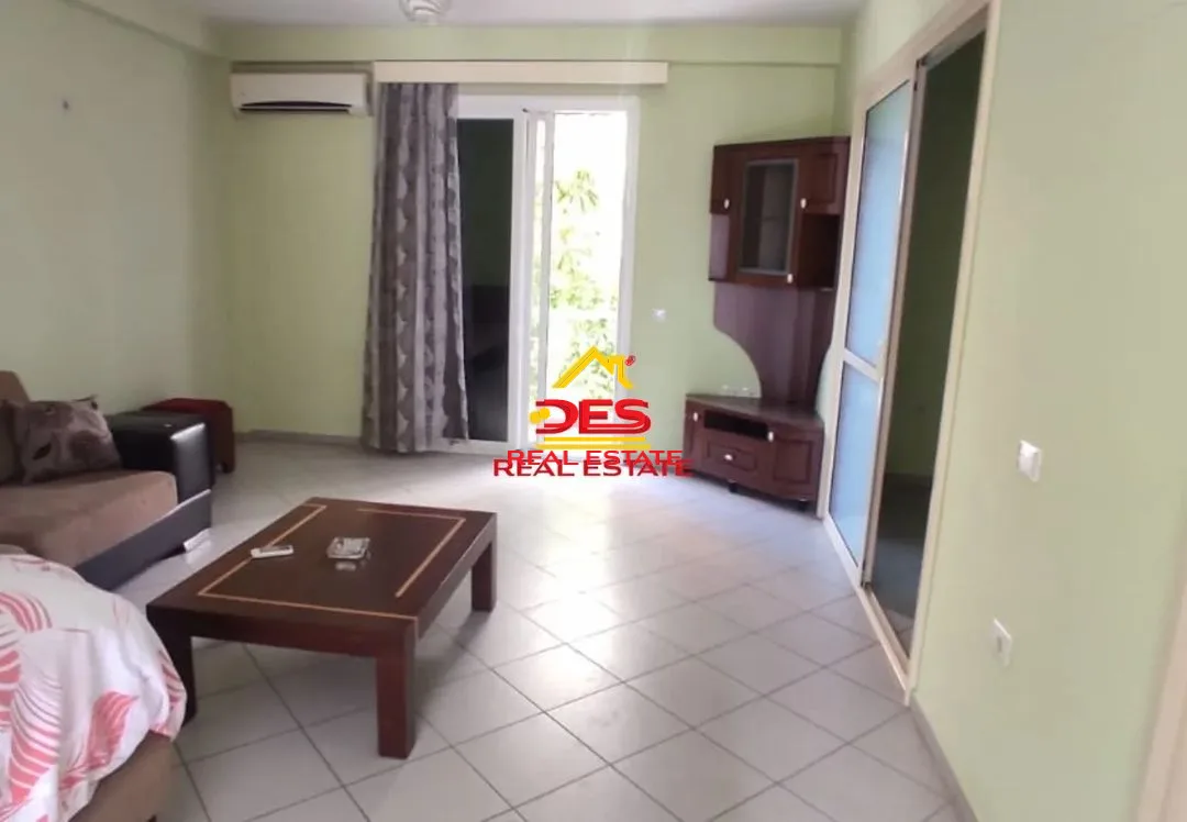 Jepet shtëpi private 1+1 me qira pranë shkollës ali demi , vlorë.