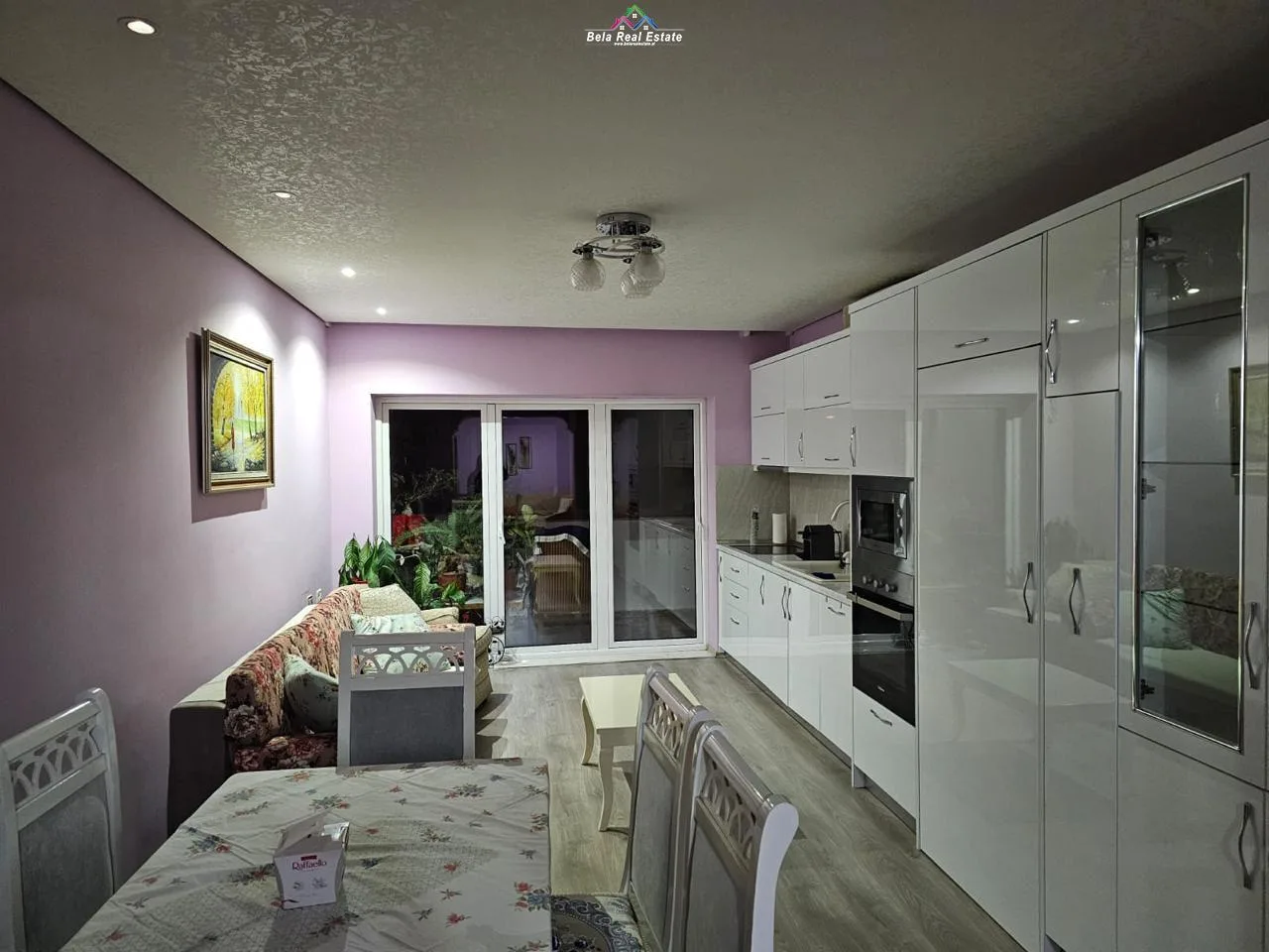 Apartament me qera 2+1+2 ne Bllok (ID B221259) Tirane