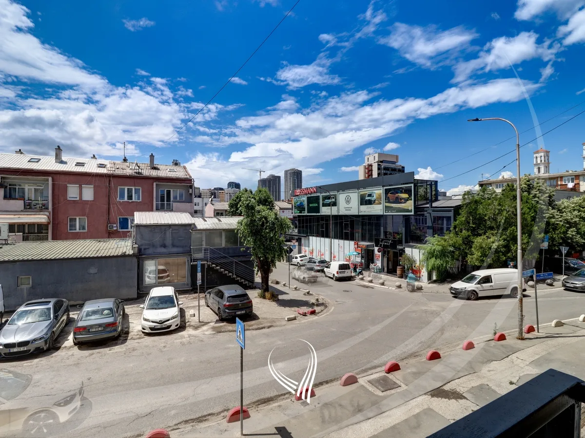 Zyre me 2 dhoma pune me qira në lagjen Ulpiana