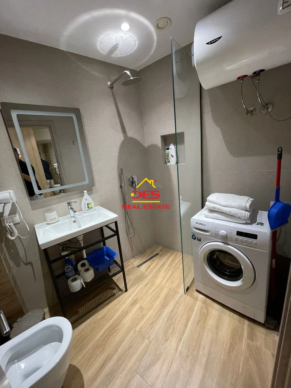 Shitet apartament 2+1+2 në sarandë