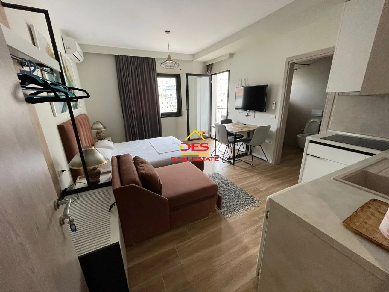 Shitet apartament 2+1+2 në sarandë