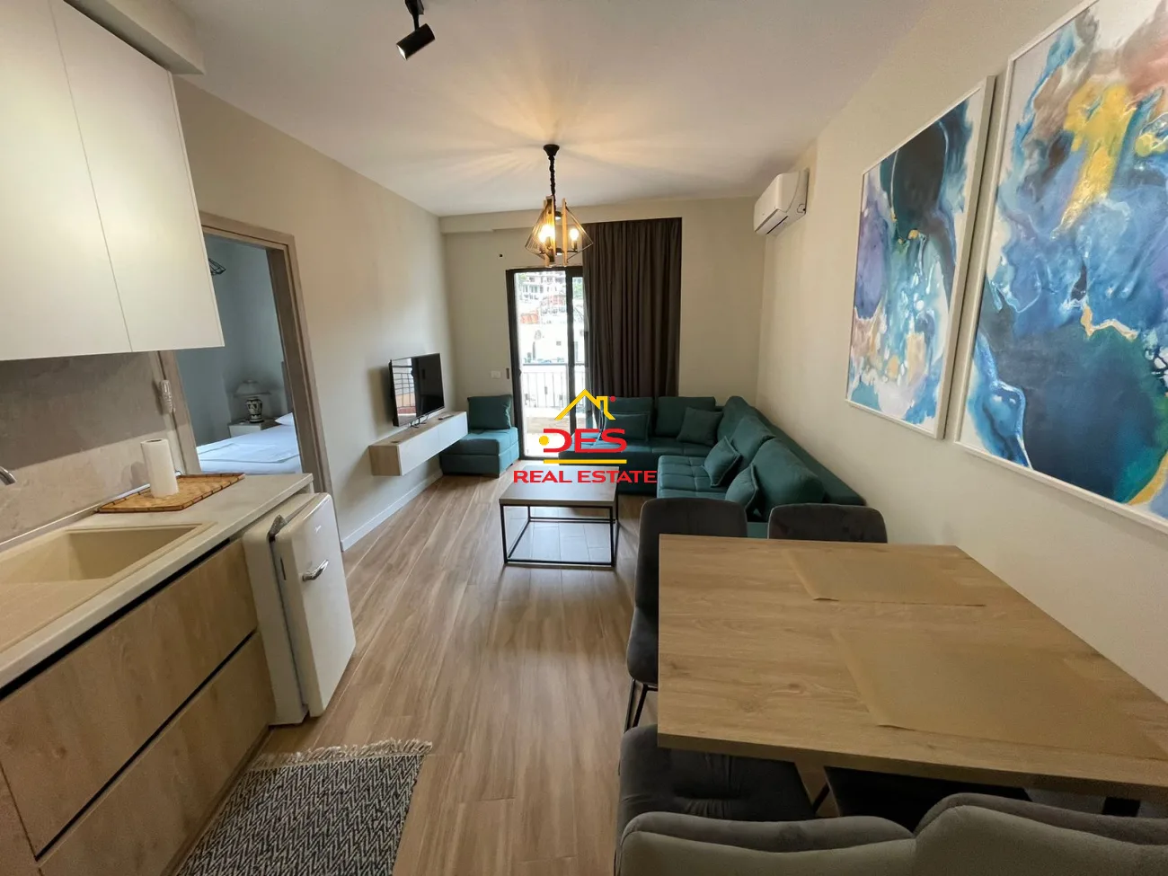 Shitet apartament 2+1+2 në sarandë