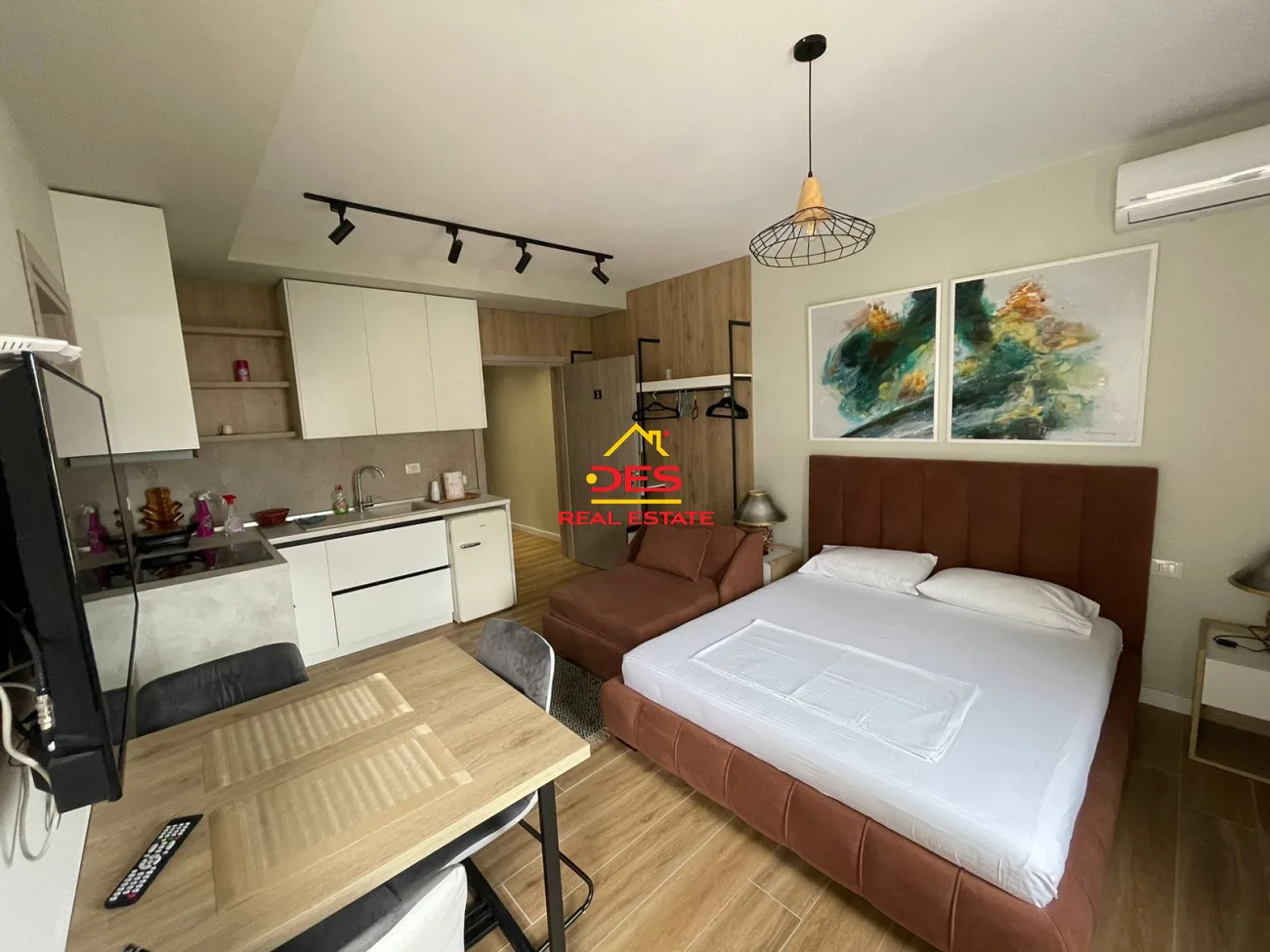 Shitet apartament 2+1+2 në sarandë