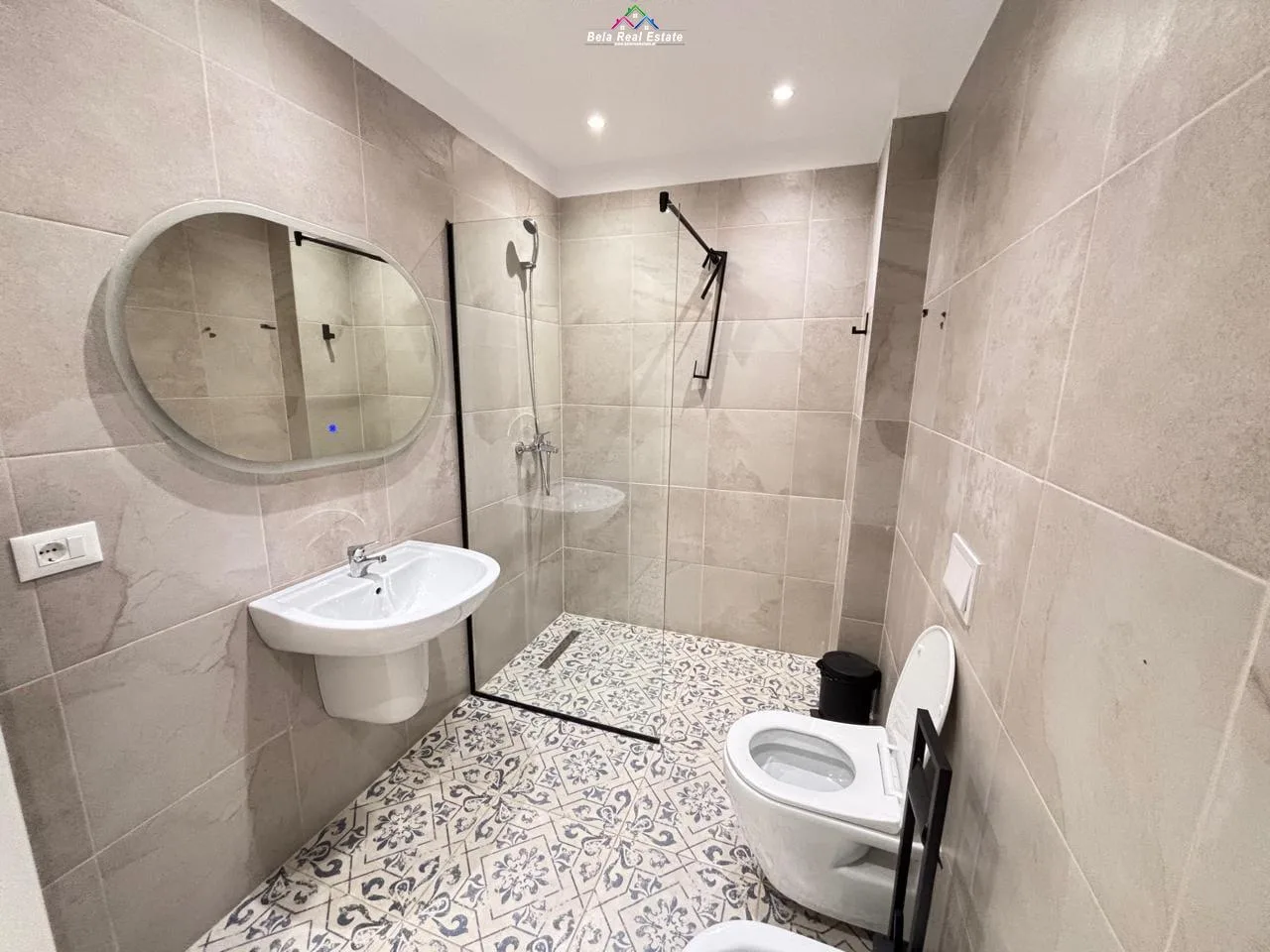 Zyre me Qera 1+1 Tek Myslym Shyri (ID BZ2478) Tirane.