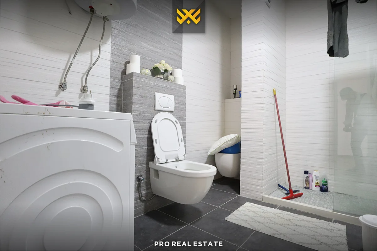 Banesë / Duplex Penthouse 170m² + 142m² për #SHITJE te Rruga C.