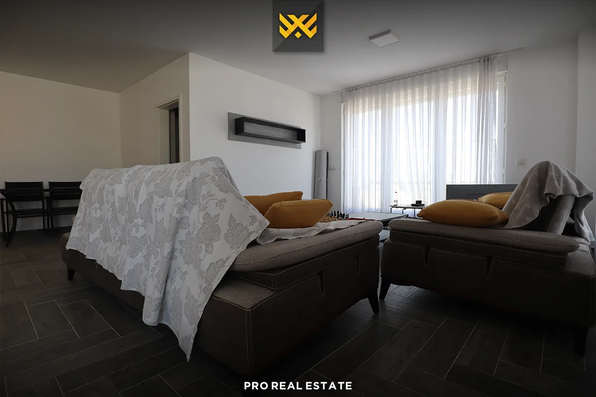 Banesë / Duplex Penthouse 170m² + 142m² për #SHITJE te Rruga C.