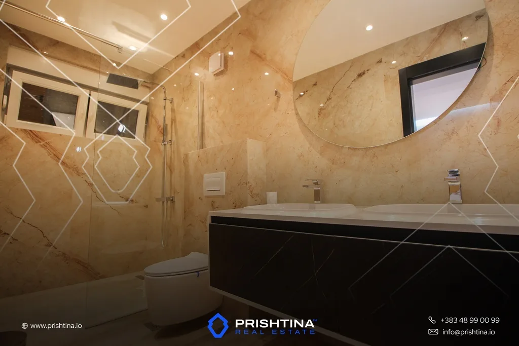 Penthouse me qira 160m² + 120m² në Arbëri/Dragodan