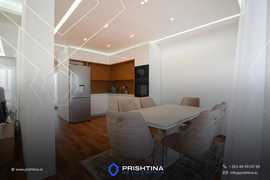 Penthouse me qira 160m² + 120m² në Arbëri/Dragodan