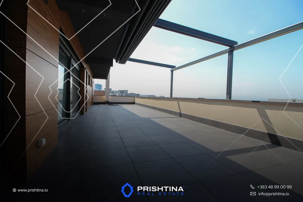 Penthouse me qira 160m² + 120m² në Arbëri/Dragodan