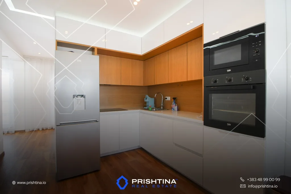 Penthouse me qira 160m² + 120m² në Arbëri/Dragodan