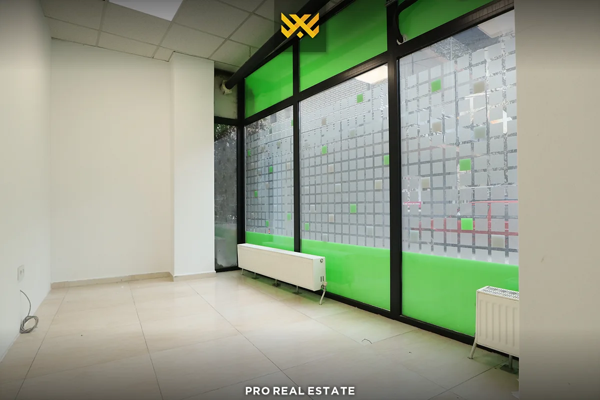 Lokal 85m² për #SHITJE te Qendra e Vjetër.