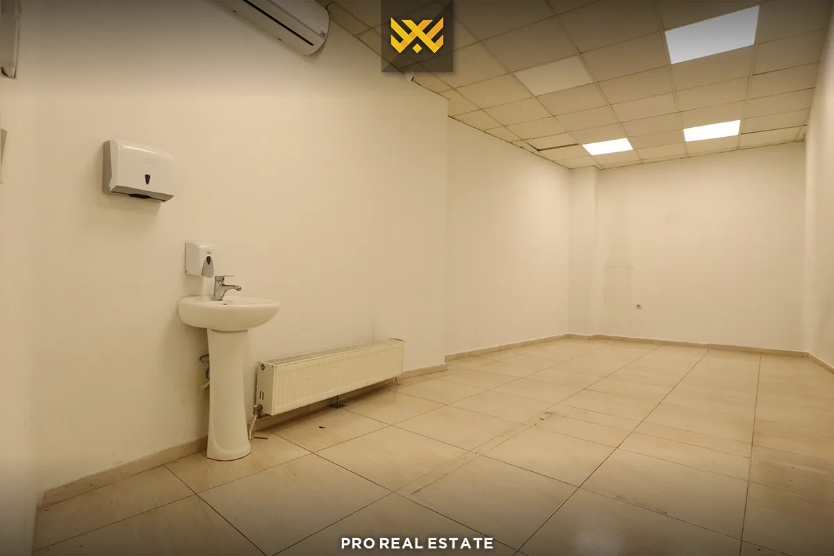 Lokal 85m² për #SHITJE te Qendra e Vjetër.