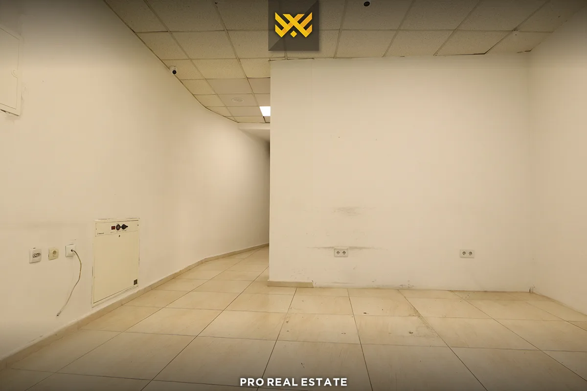 Lokal 85m² për #SHITJE te Qendra e Vjetër.