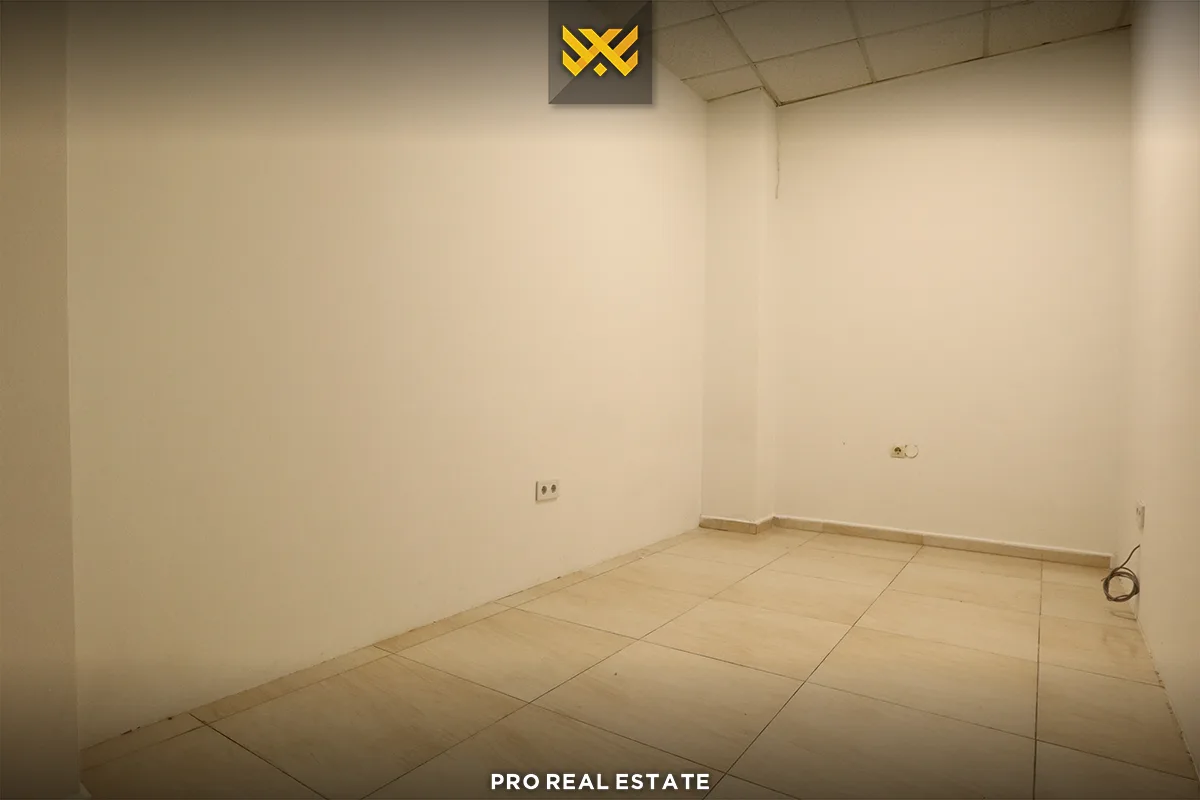 Lokal 85m² për #SHITJE te Qendra e Vjetër.