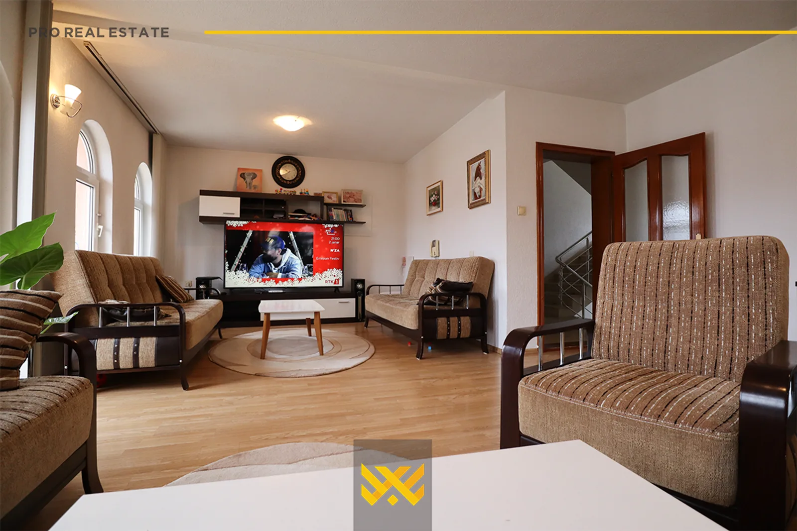 Shtëpi 350m² në SHITJE në Tokbashqe.