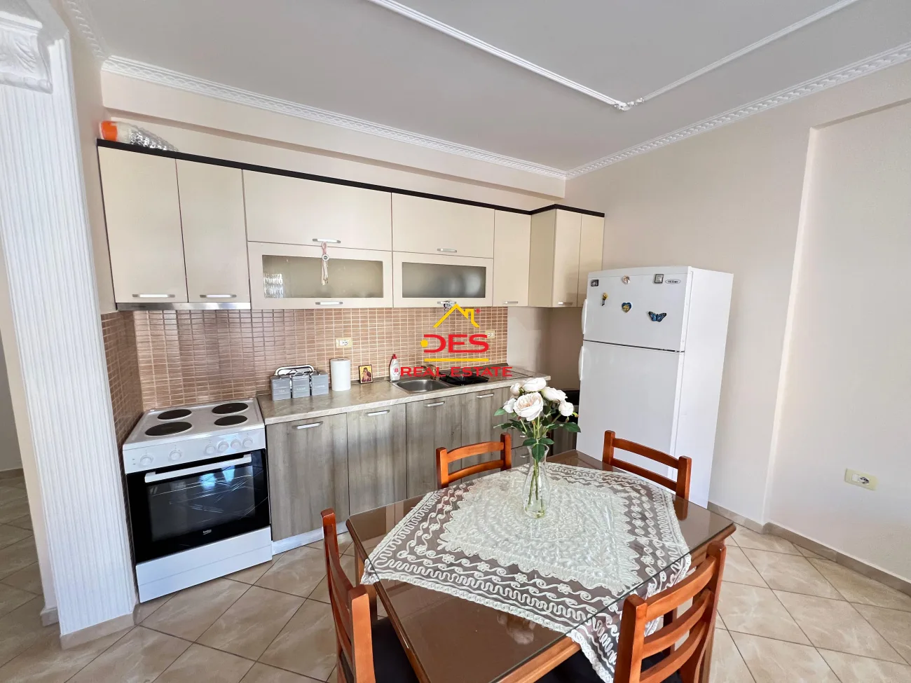 Jepet me qira apartament 2+1 te rruga e çipajve,vlorë!