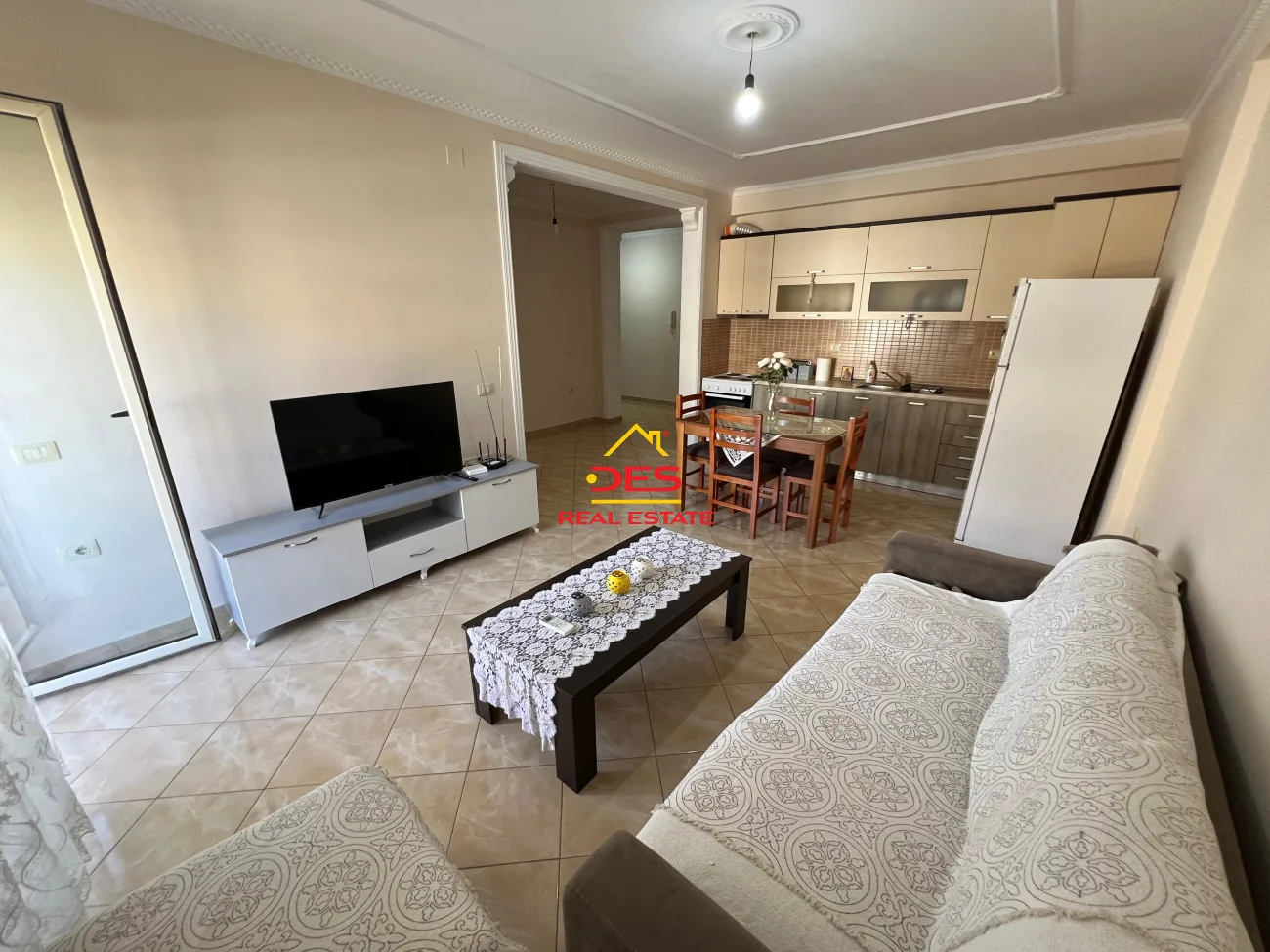 Jepet me qira apartament 2+1 te rruga e çipajve,vlorë!