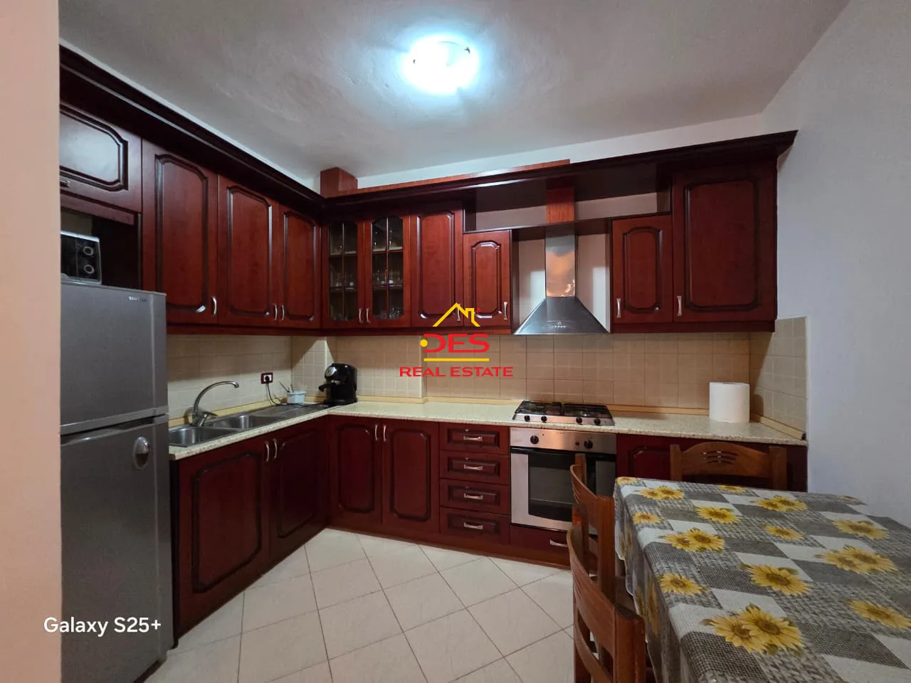 JEPET ME QIRA APARTAMENT 1+1 NË LUNGOMARE, VLORË 📍 Pranë Hotel Chic
