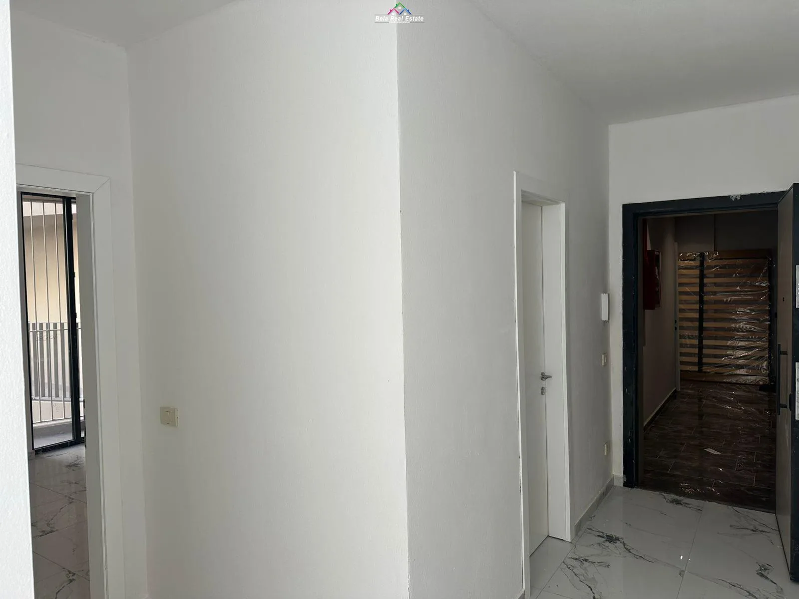 Zyre Me Qera 2+1 Tek Mine Peza (ID BZ2725) Tirane