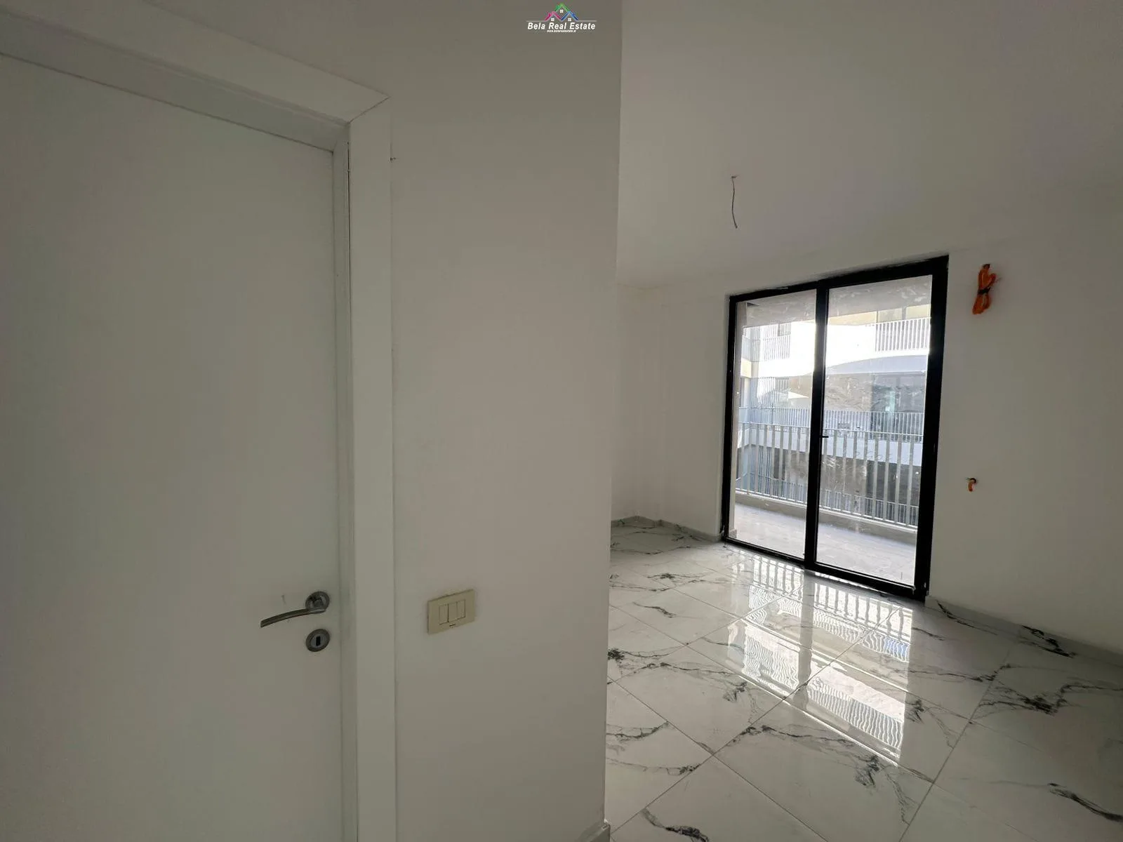 Zyre Me Qera 2+1 Tek Mine Peza (ID BZ2725) Tirane