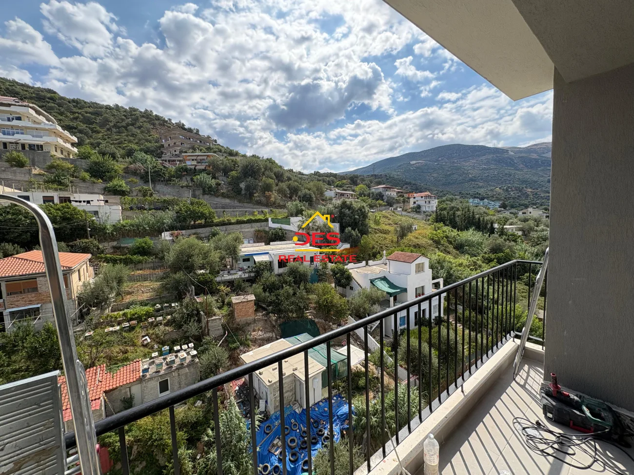 JEPET APARTAMENT 1+1 ME QIRA NË LUNGOMARE, VLORË 📍 Pranë Shkollës së Marinës