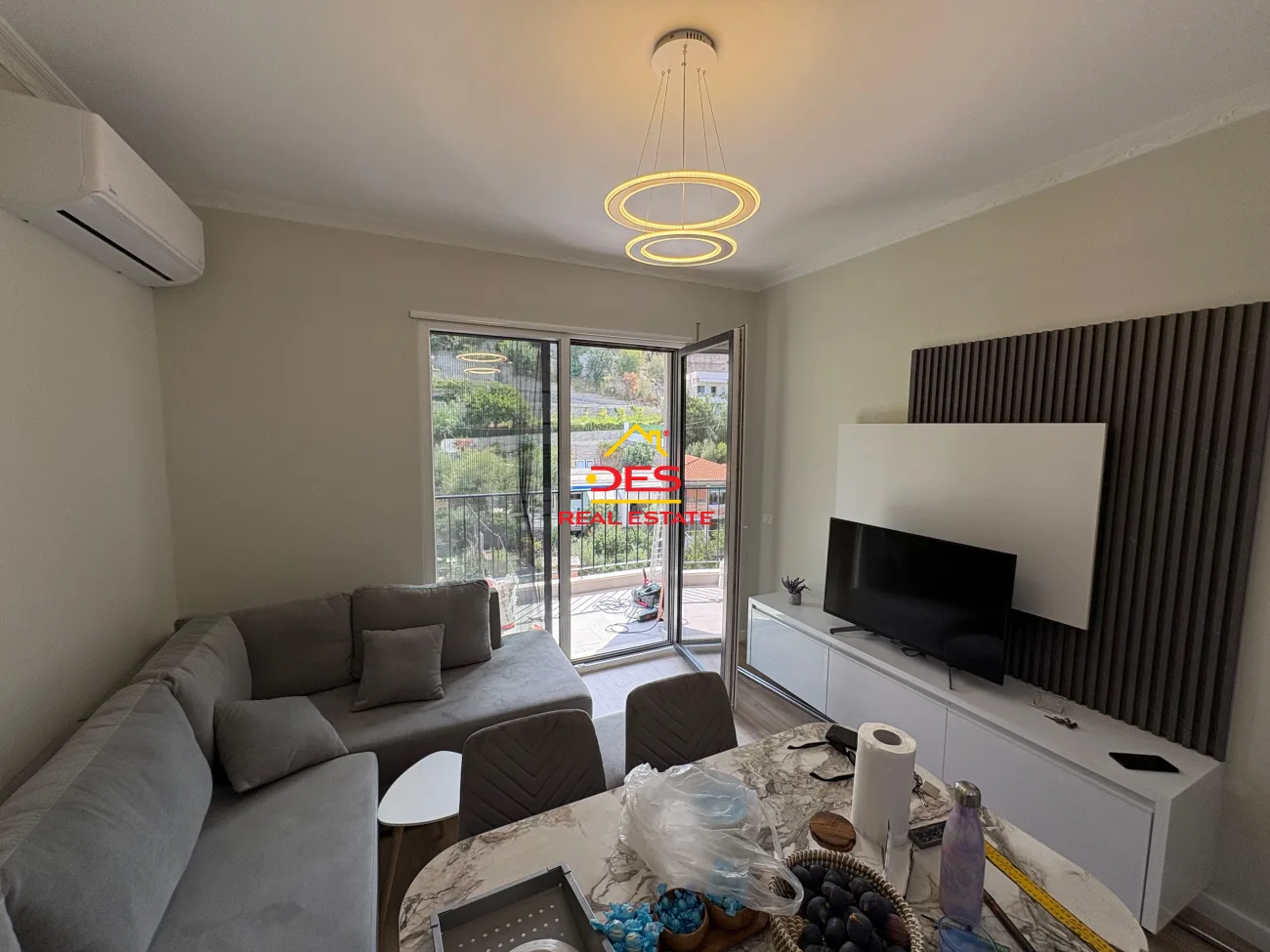 JEPET APARTAMENT 1+1 ME QIRA NË LUNGOMARE, VLORË 📍 Pranë Shkollës së Marinës