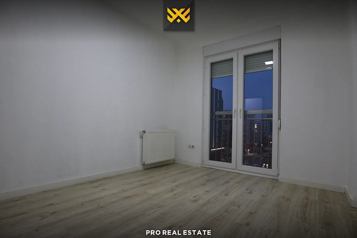Banesë - Zyrë 100m² me #QIRA te Rruga C.