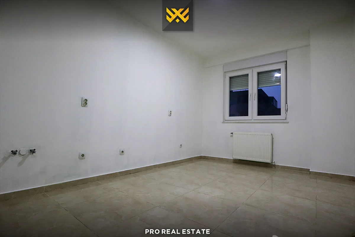 Banesë - Zyrë 100m² me #QIRA te Rruga C.