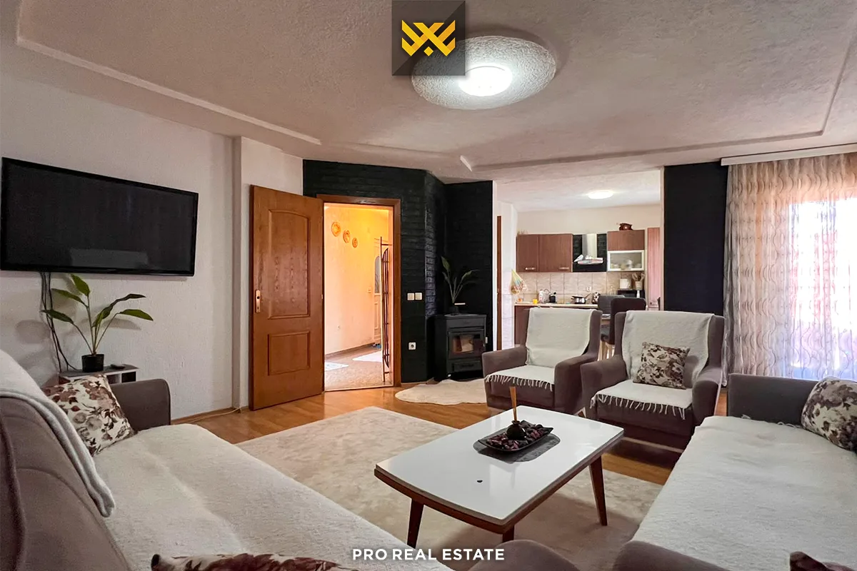 Shtëpi 250m² me #QIRA në Taslixhe