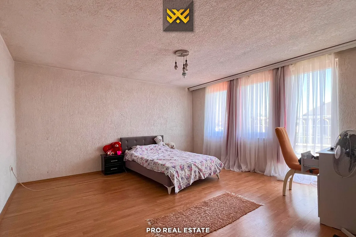 Shtëpi 250m² me #QIRA në Taslixhe