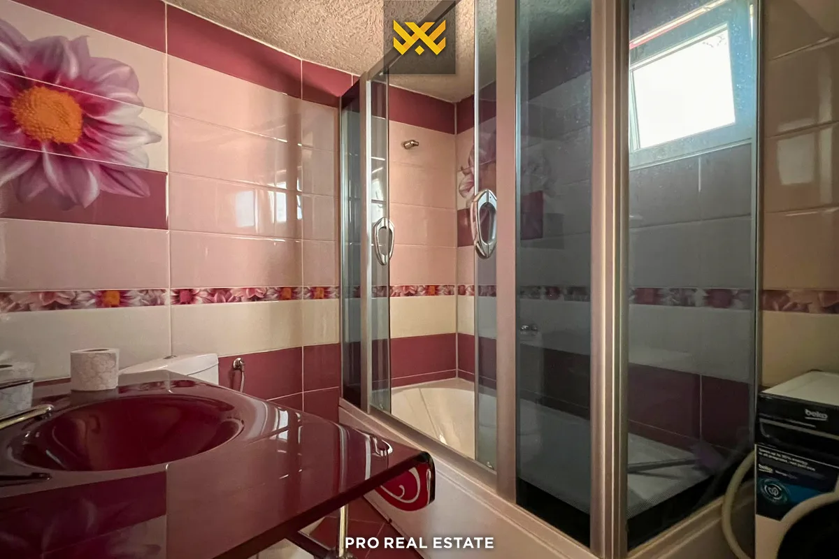 Shtëpi 250m² me #QIRA në Taslixhe