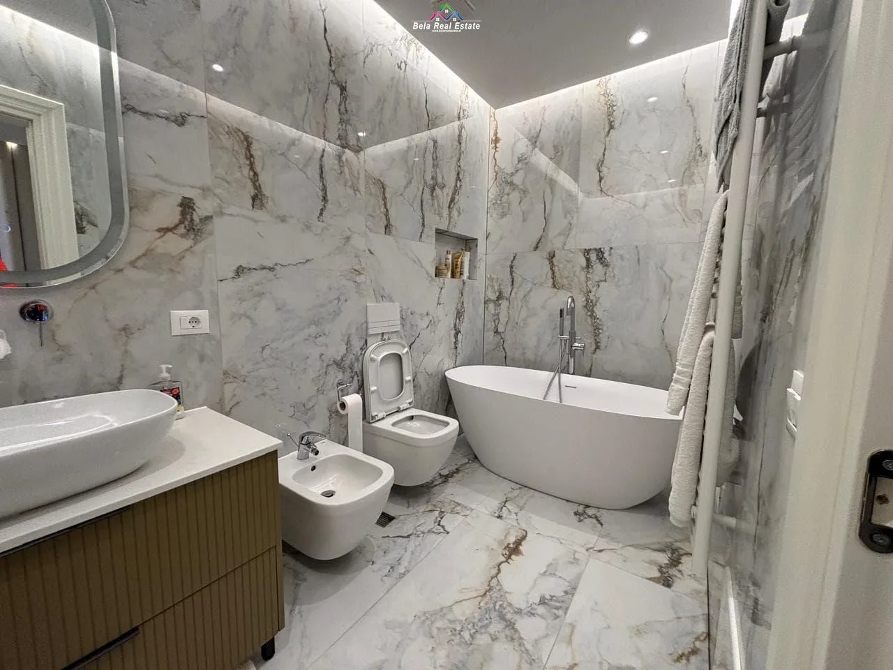 Penthouse Ne Shitje 3+1+2 Ne Univers City (ID B130109) Tirane.
