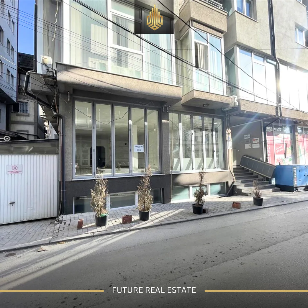 Lokal me QERA/120m²