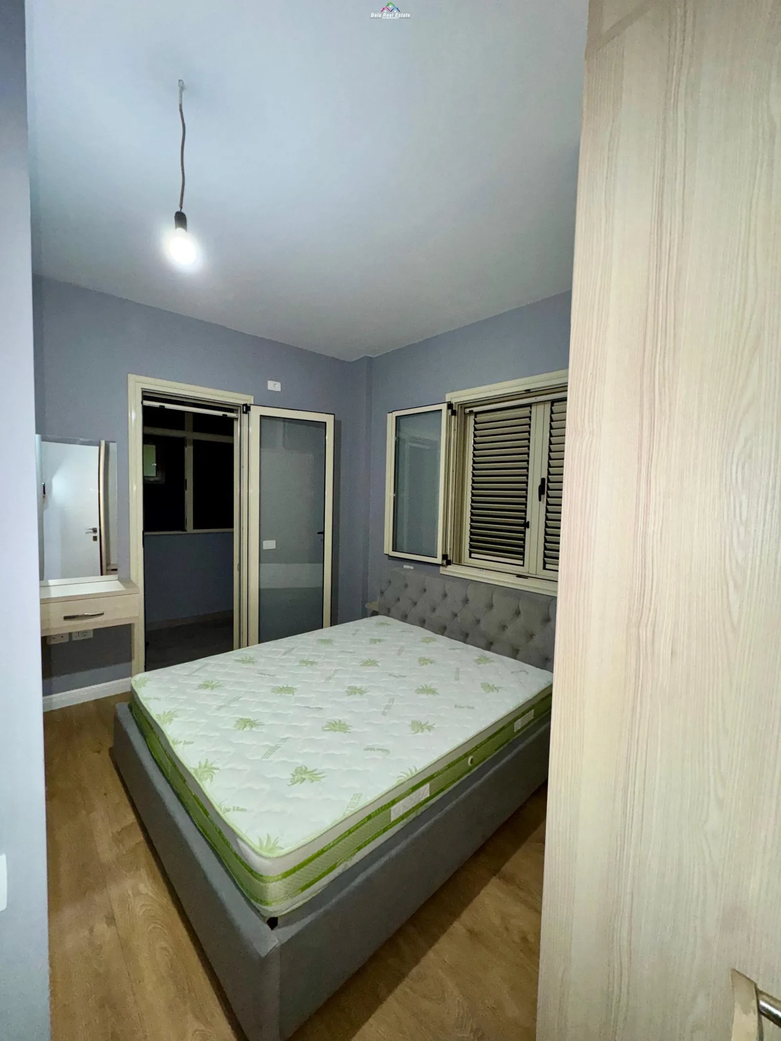 Kat Vile Me Qera 1+1 Tek Pallati me Shigjeta (ID BV22384)Tirane