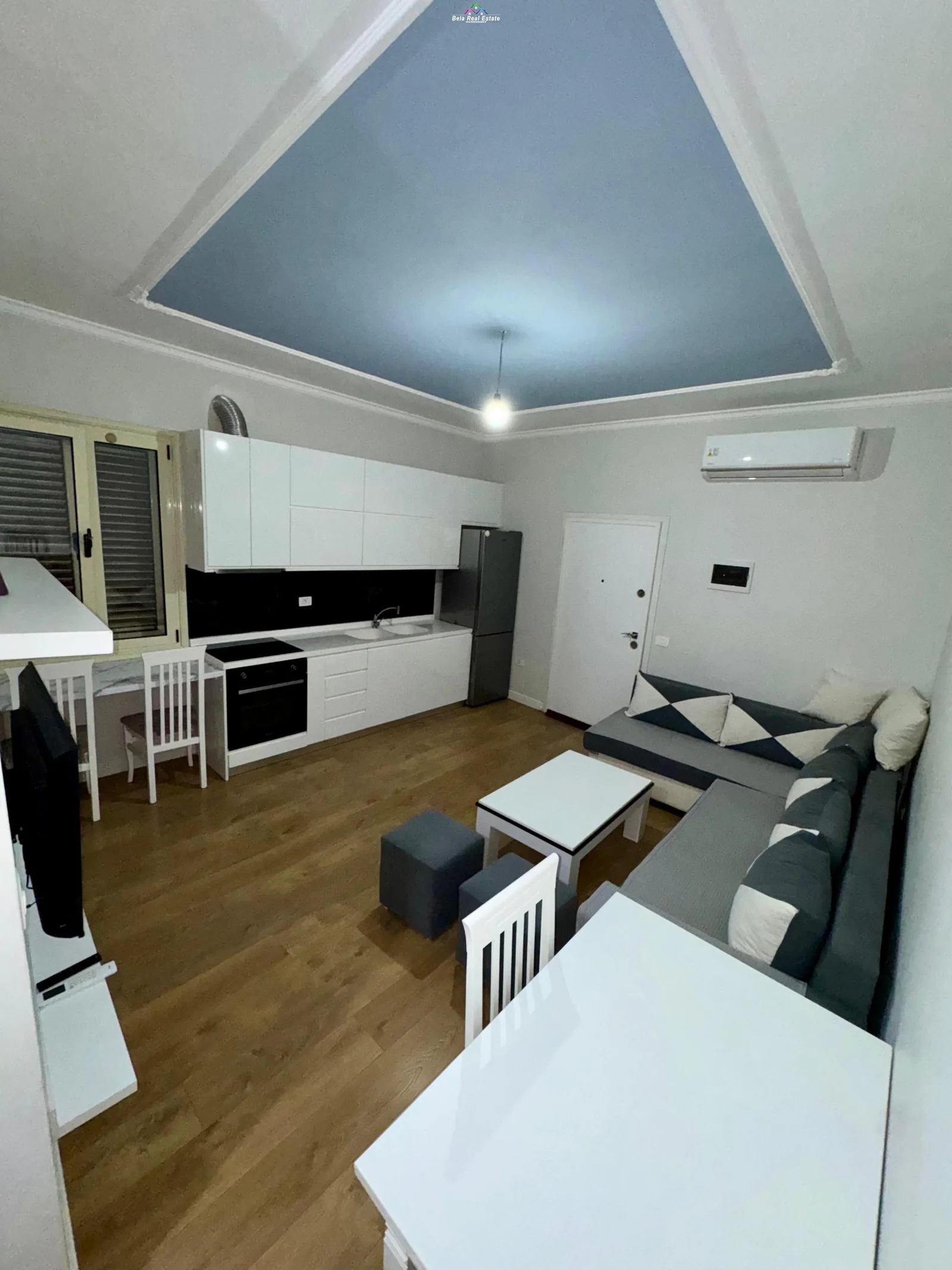 Kat Vile Me Qera 1+1 Tek Pallati me Shigjeta (ID BV22384)Tirane