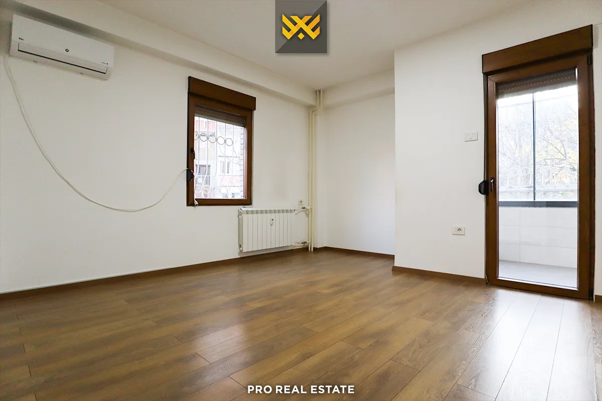 Banesë / Zyrë 106m² me #QIRA në Dardani