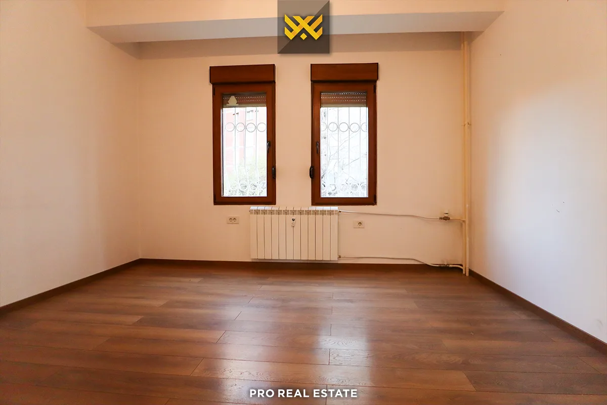 Banesë / Zyrë 106m² me #QIRA në Dardani
