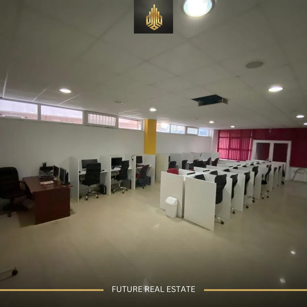 Lokal me QERA/300m²