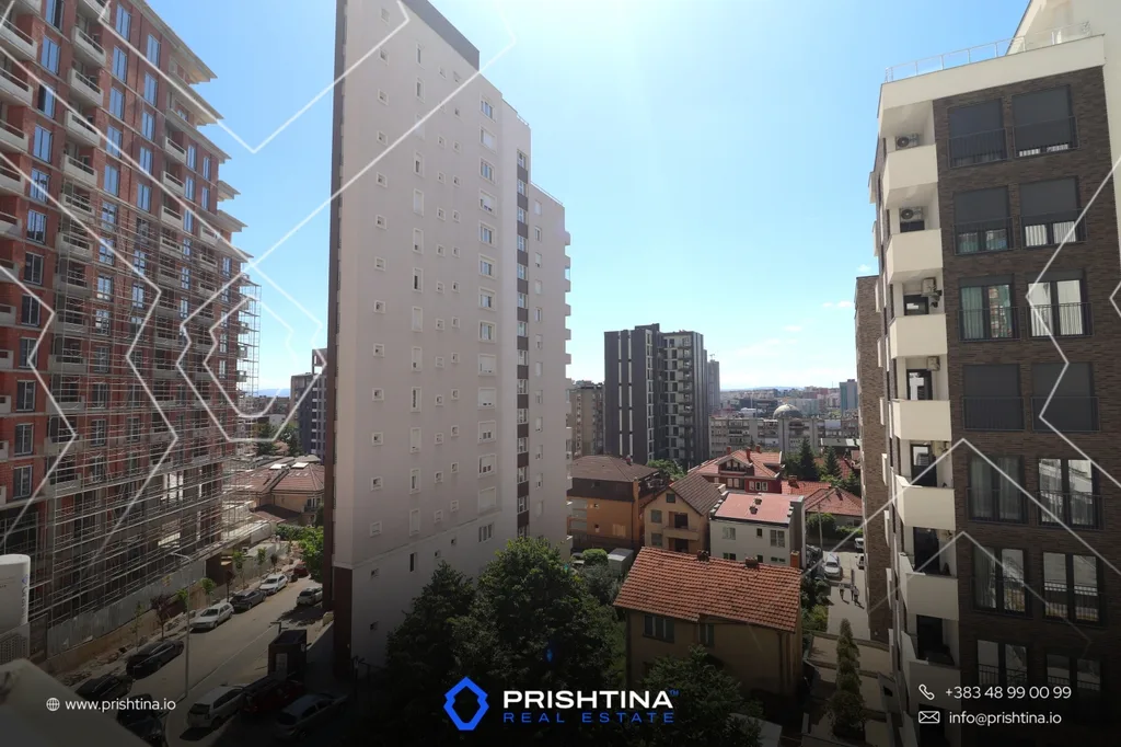 Zyre me qira 88.6m² në Lagjen e Muhaxherëve