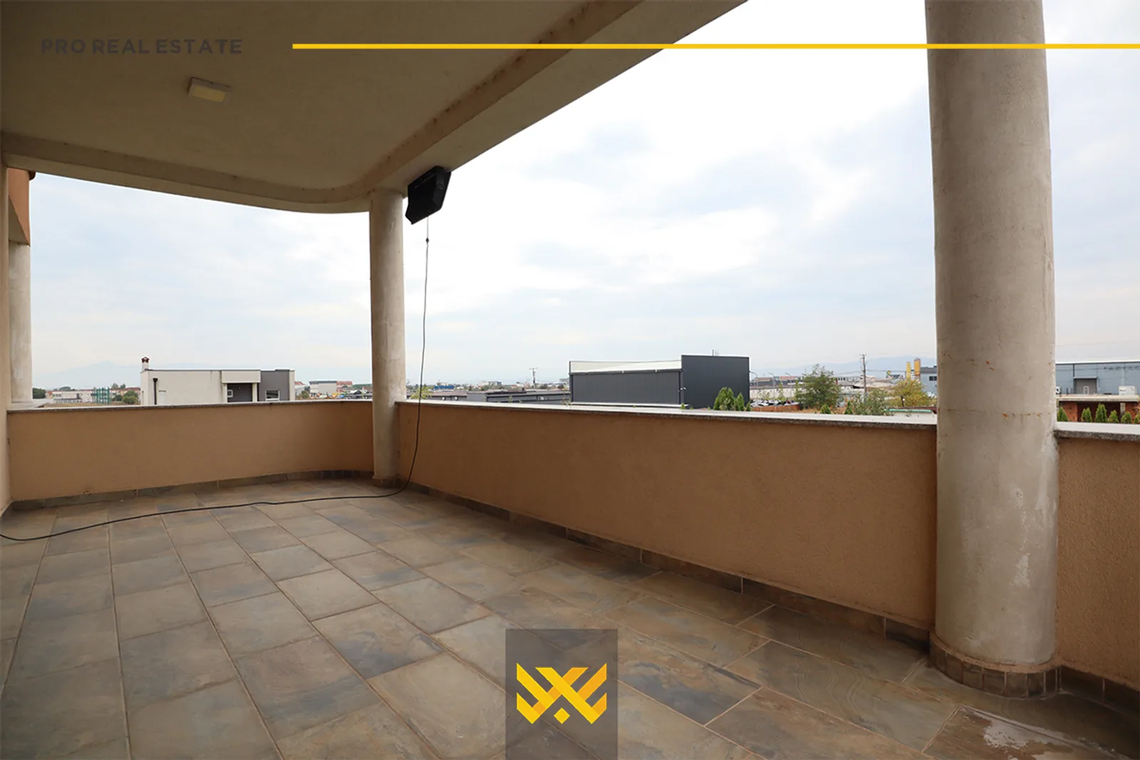 Shtëpi 850m² me #QIRA në Llapnasellë.