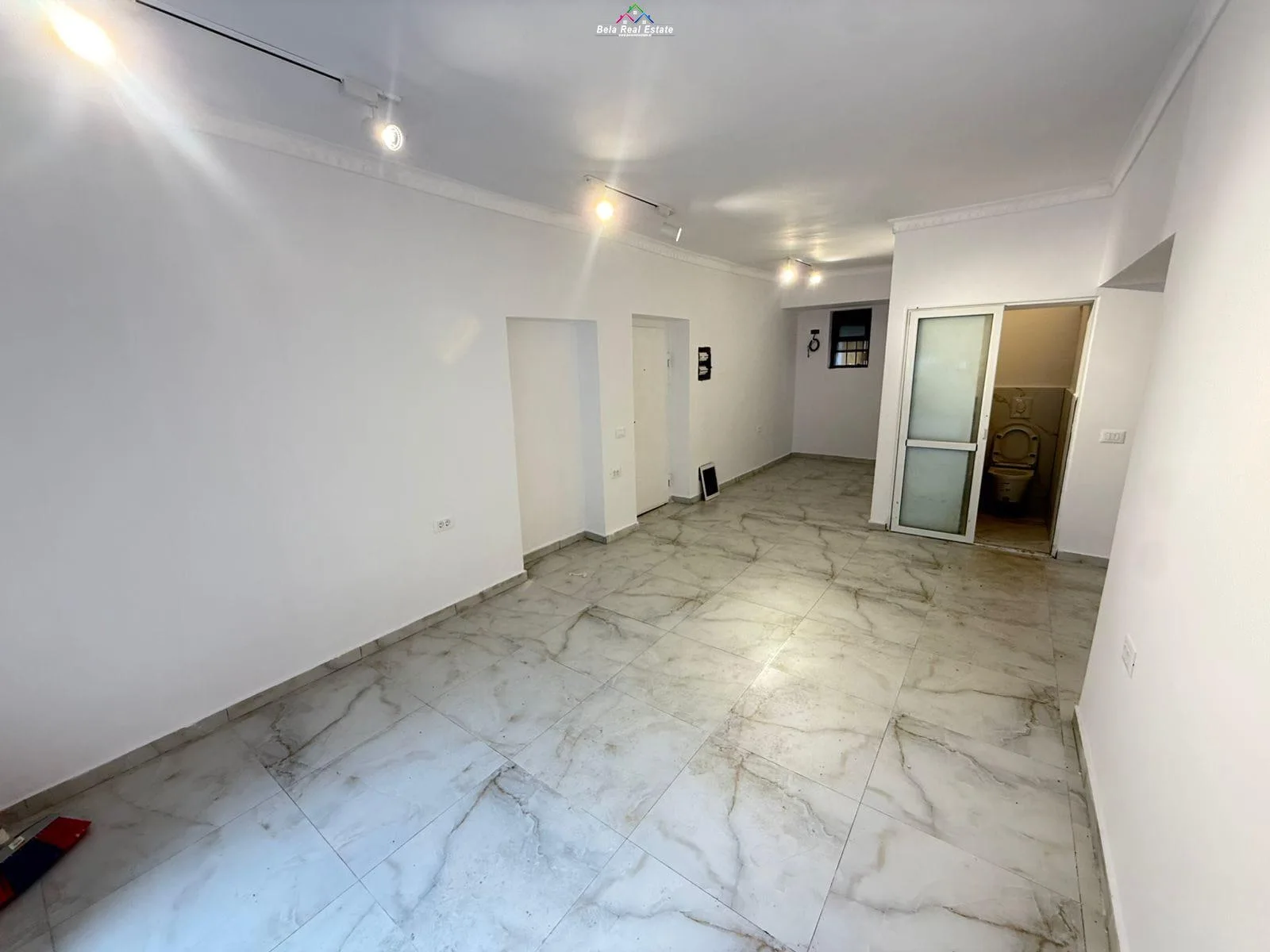 Dyqan Me Qera Ne Xhamllik (ID BD21863) Tirane