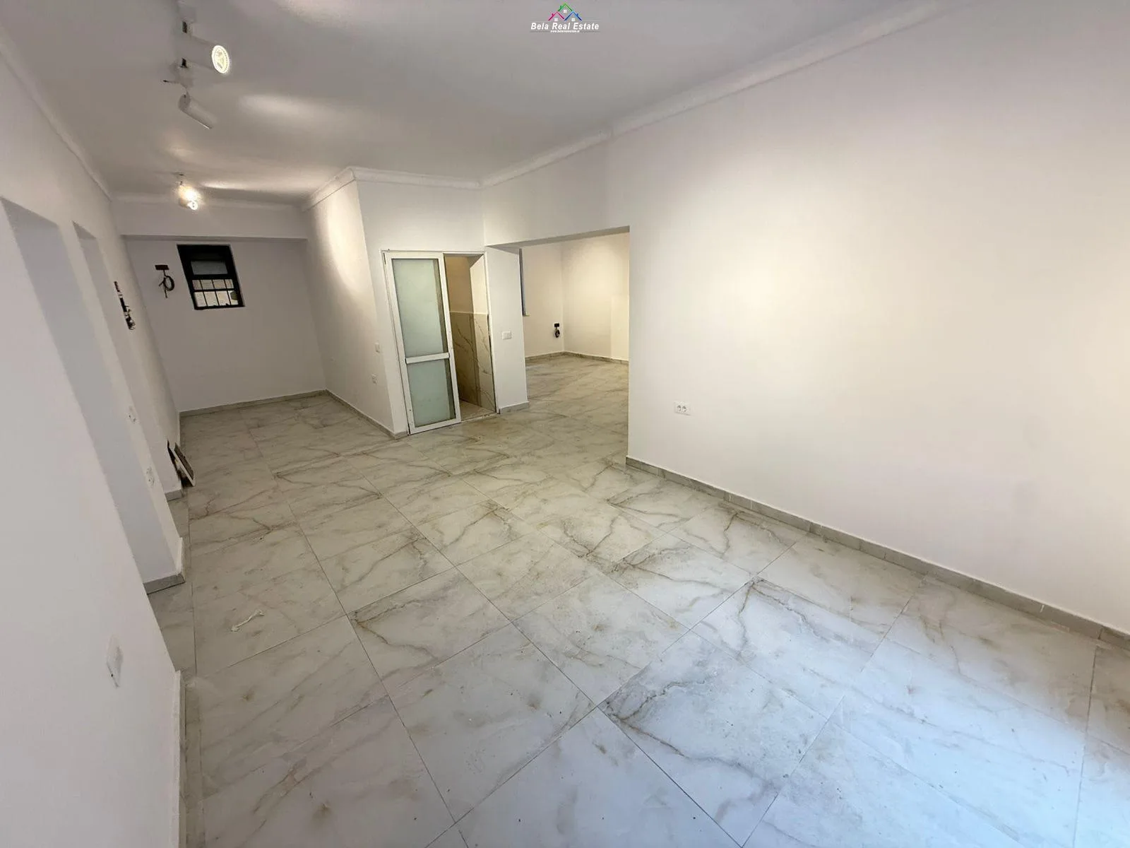 Dyqan Me Qera Ne Xhamllik (ID BD21863) Tirane