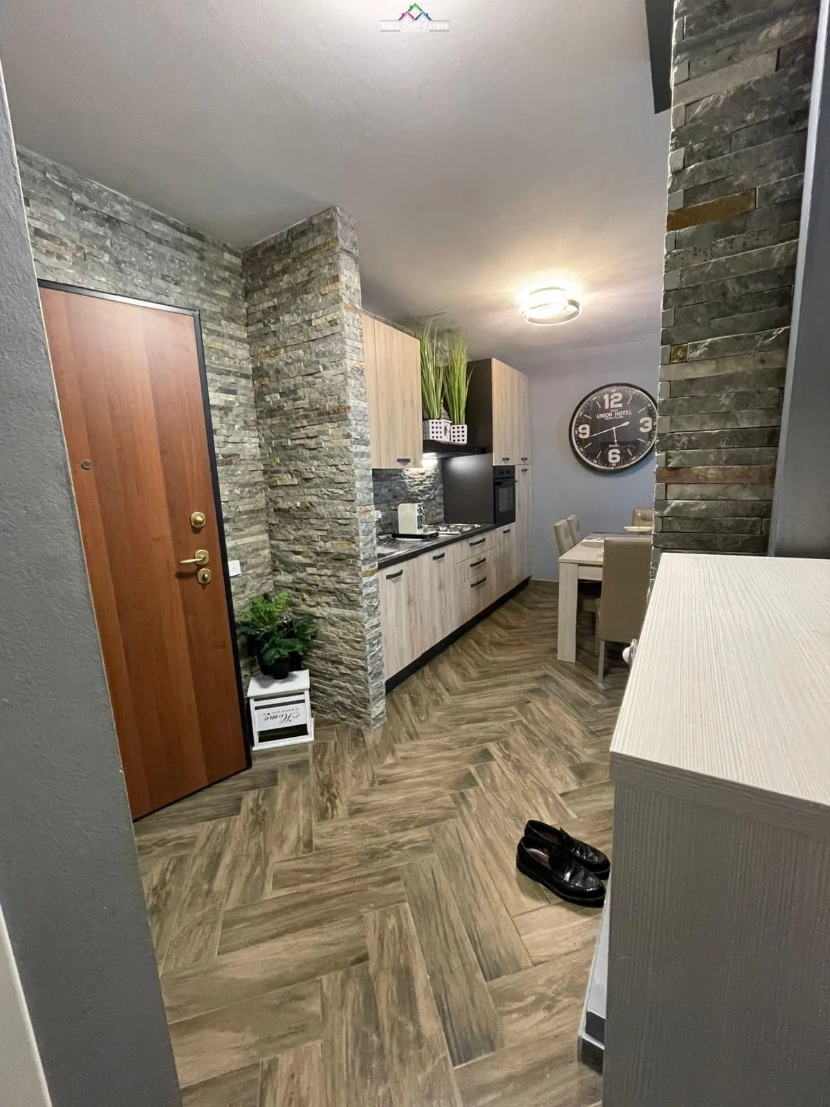 Apartament Me Qera 2+1 Tek 21 Dhjetori (ID B2201539) Tirane
